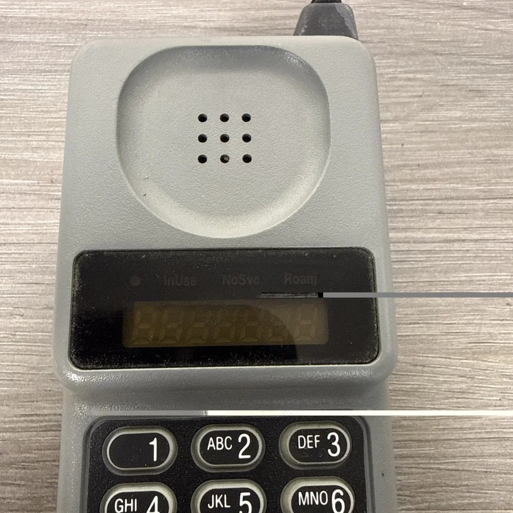 Motorola MicroTAC 650 Vintage Cellular FlipPhone Gray 34017NARSA Retro Prop Rare